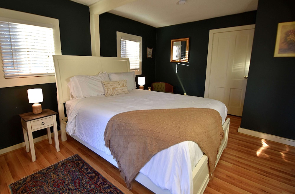 Inn at Oriental - photo 7