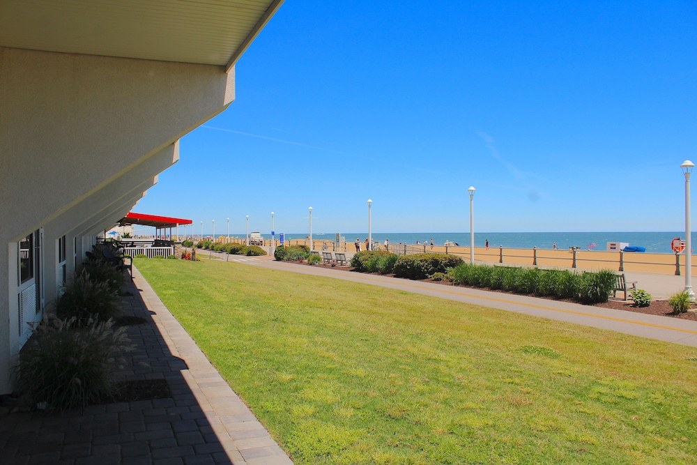 Ocean Sands Resort Oceanfront Virginia Beach by Vacatia - photo 39
