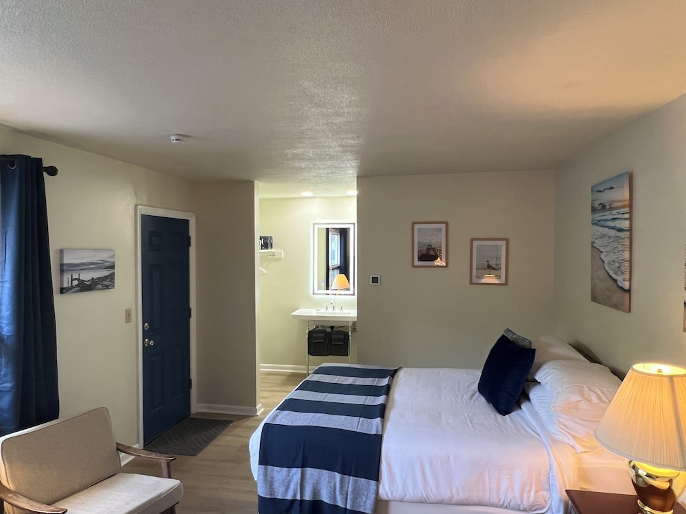 The High Tide Inn - photo 53