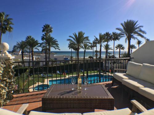 2204 Luxury apt on the beachnewon duquesa port — 4-Star Luxury Hotel in Manilva, Spain