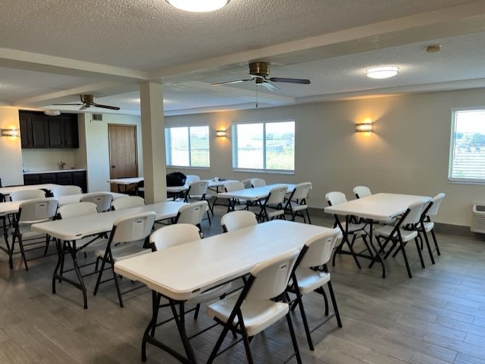 Red Roof Inn Lawrenceburg - photo 32