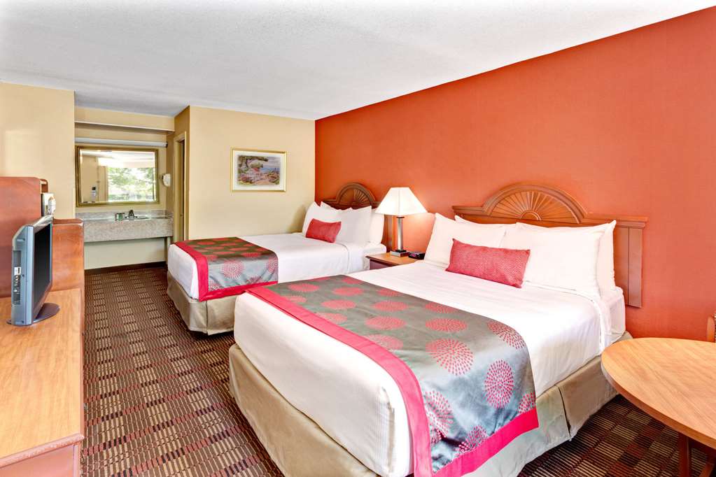Ramada by Wyndham Baltimore West - photo 10