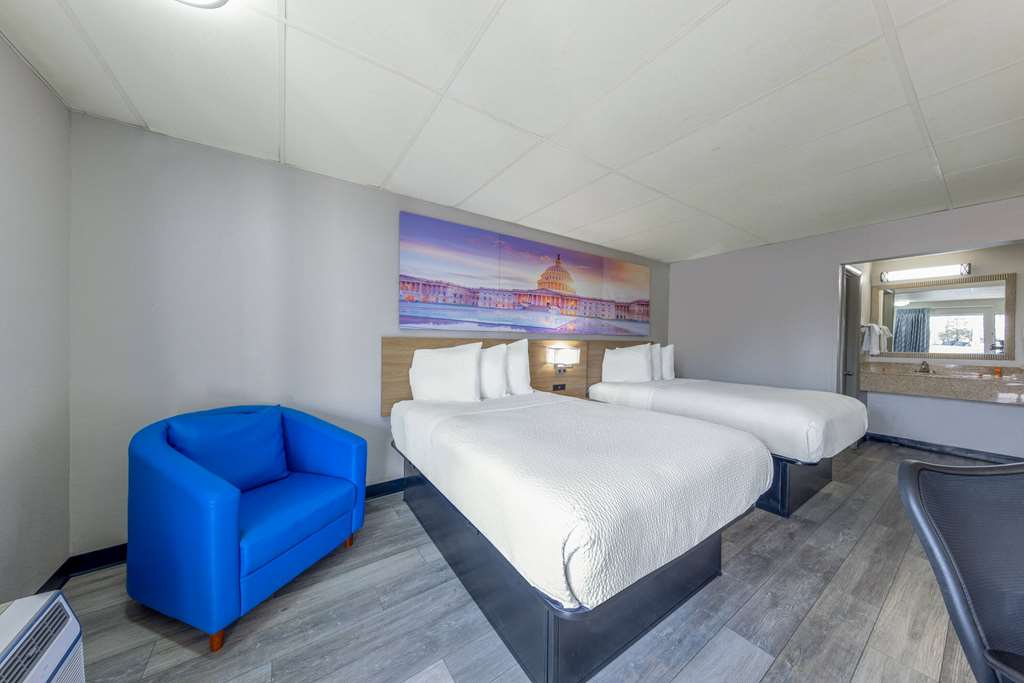 Days Inn by Wyndham Fredericksburg North - photo 30