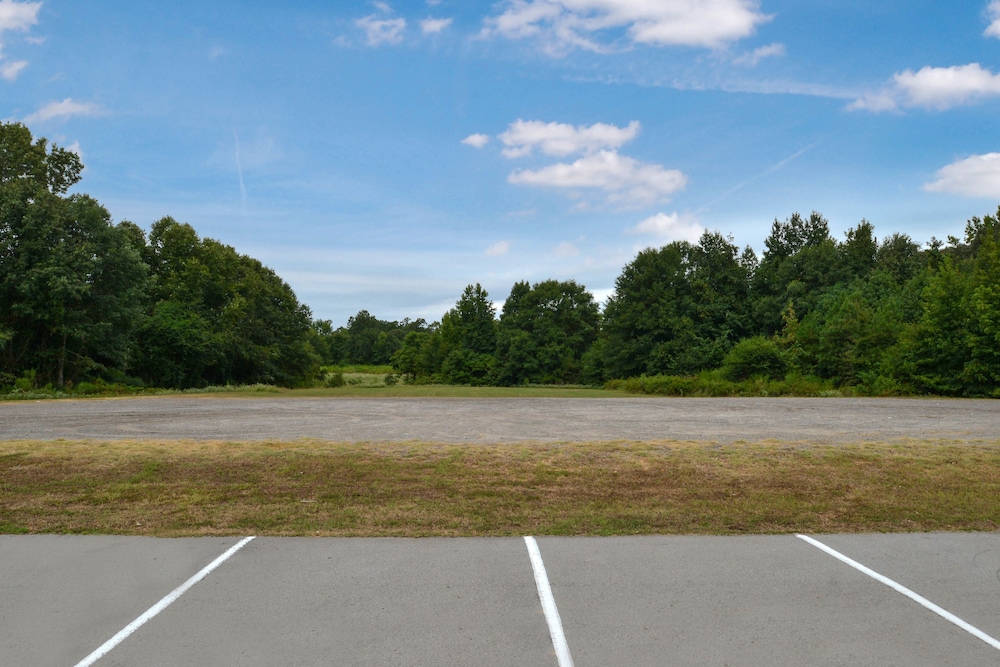 Star City Inn & Suites - photo 24