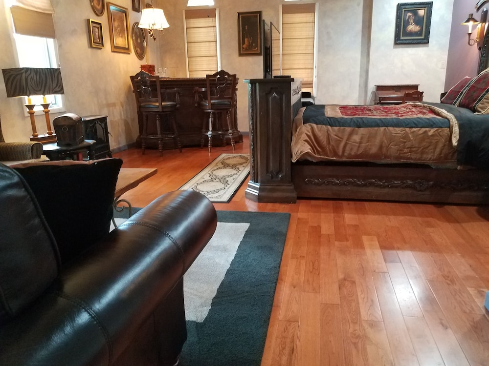Tuscan Manor - photo 10