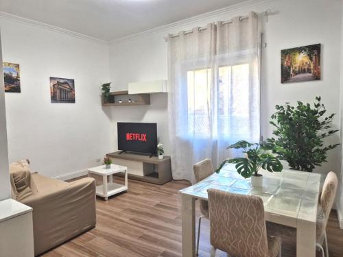 Aura Station Ciampino 'Roma StazioneFS Aeroporto' — 4-Star Luxury Hotel in Ciampino, Italy