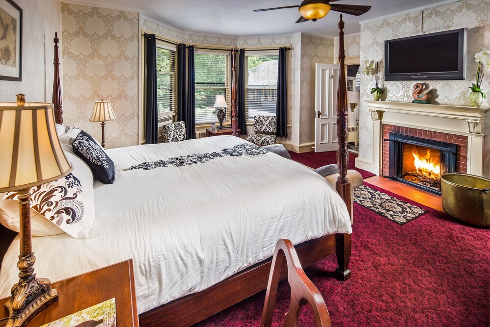 Stonehurst Manor - photo 2