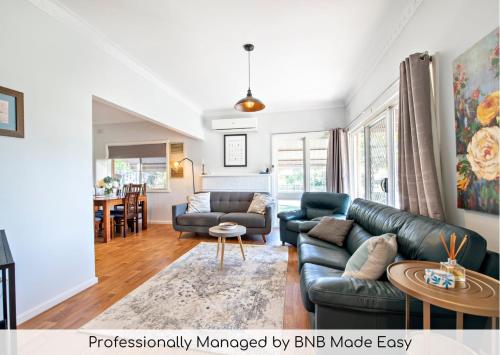 Rosewood Cottage Stroll to Central Cosy Escape — 4-Star Luxury Hotel in Dubbo, Australia