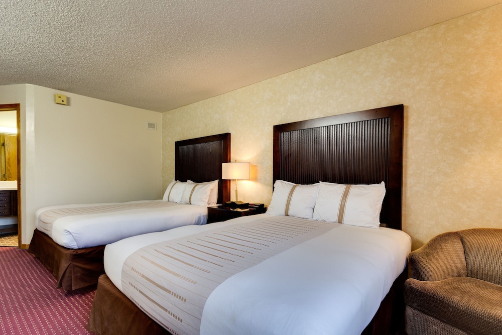 Fireside Inn and Suites - photo 27