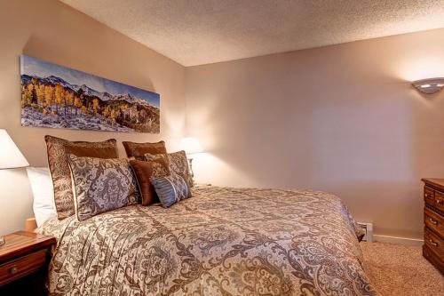 Peak 8 Village E40 - photo 11