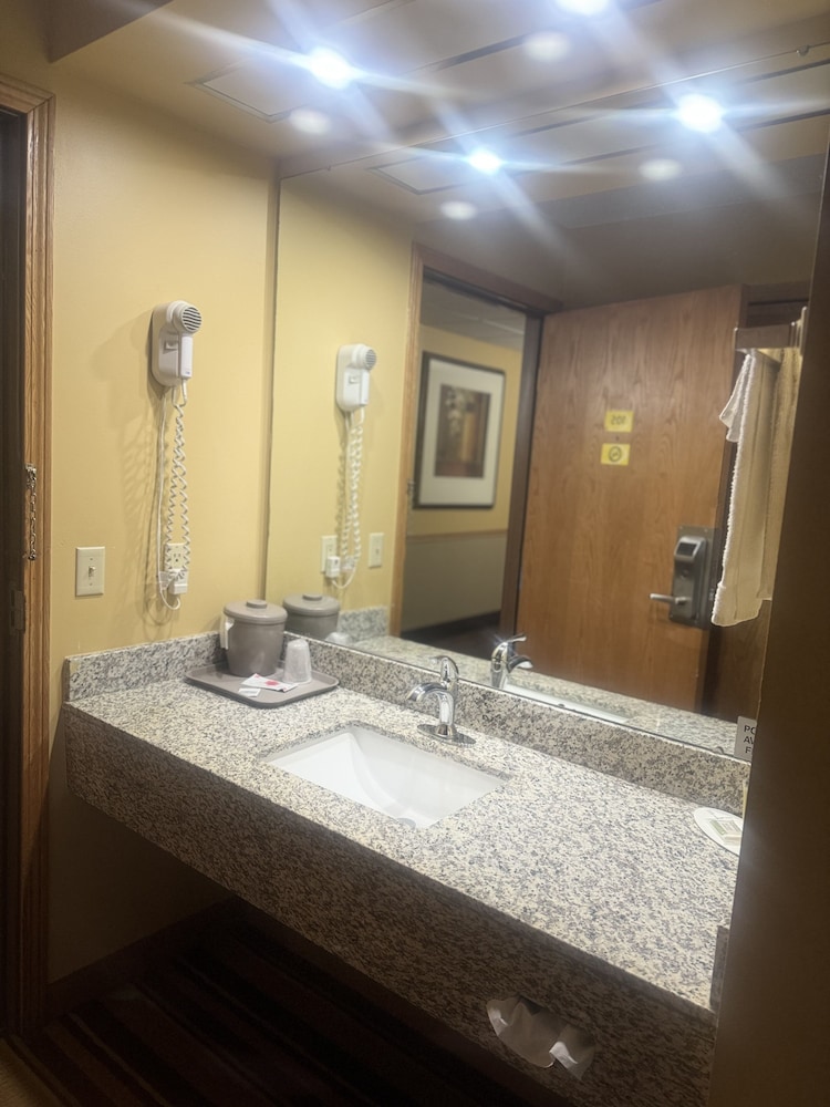 Super 8 by Wyndham Sparta - photo 33