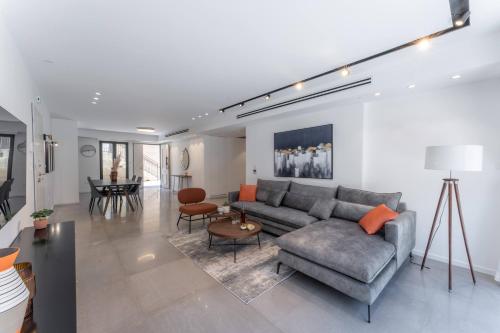 Holysuite David's Village — 4-Star Luxury Hotel in Jerusalem, Israel