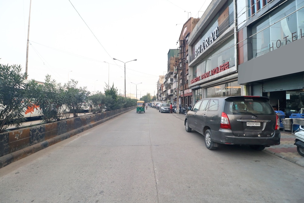 Oyo 19392 Hotel Lexis — hotel in Ludhiana