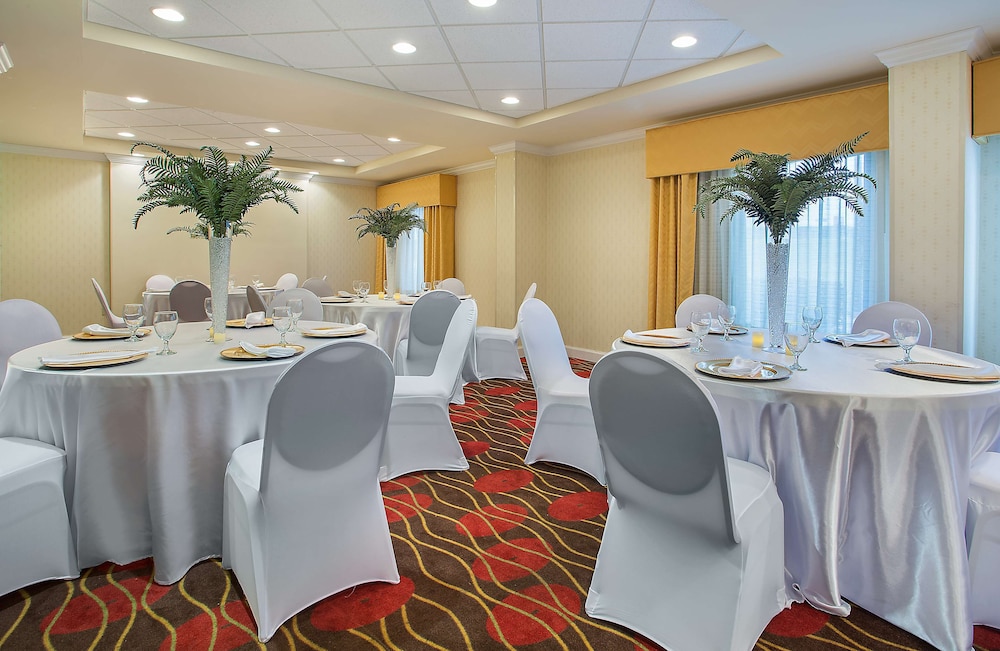 Hampton Inn Conyers - photo 51