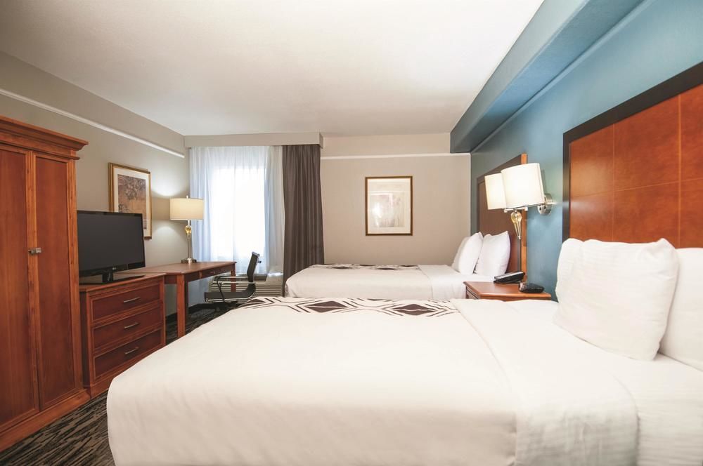 La Quinta Inn San Antonio AlamoDome South - photo 11