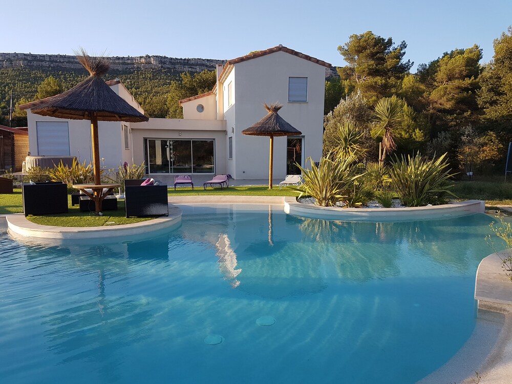 Clos Sainte Victoire — hotel in Chateauneuf-Le-Rouge