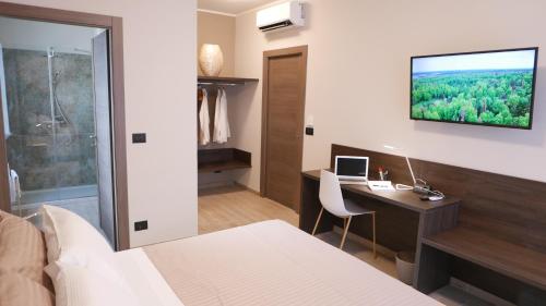 61Cavour — 4-Star Luxury Hotel in Santena, Italy