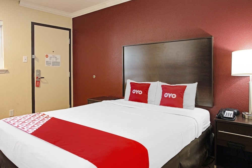 OYO Hotel McAllen Airport South - photo 26