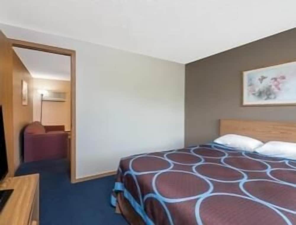 Super 8 by Wyndham Milbank SD - photo 10