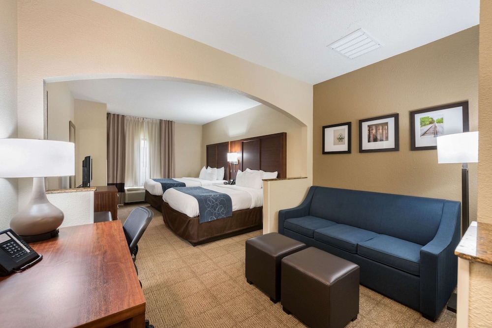 Comfort Suites Monroe - photo 39