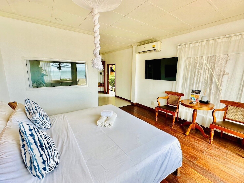 Twin Bay Resort - carbon neutral hotel in Ko Lanta