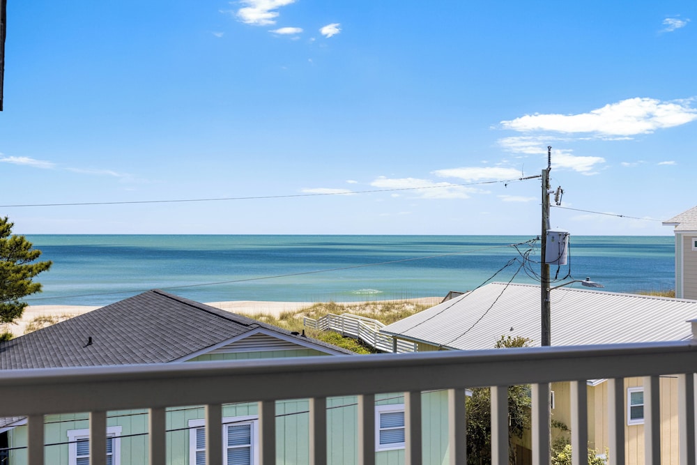 Tropical Winds Ferda Buoys — 4-Star Luxury Hotel in Carolina Beach, United States