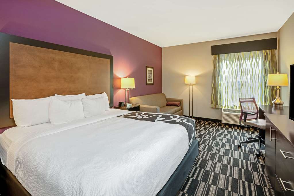 La Quinta Inn & Suites by Wyndham Tumwater Olympia - photo 22