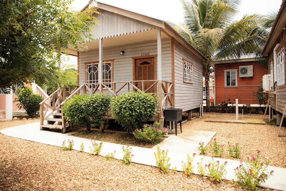 Hummingbird Estate Cabanas in Dangriga, Belize