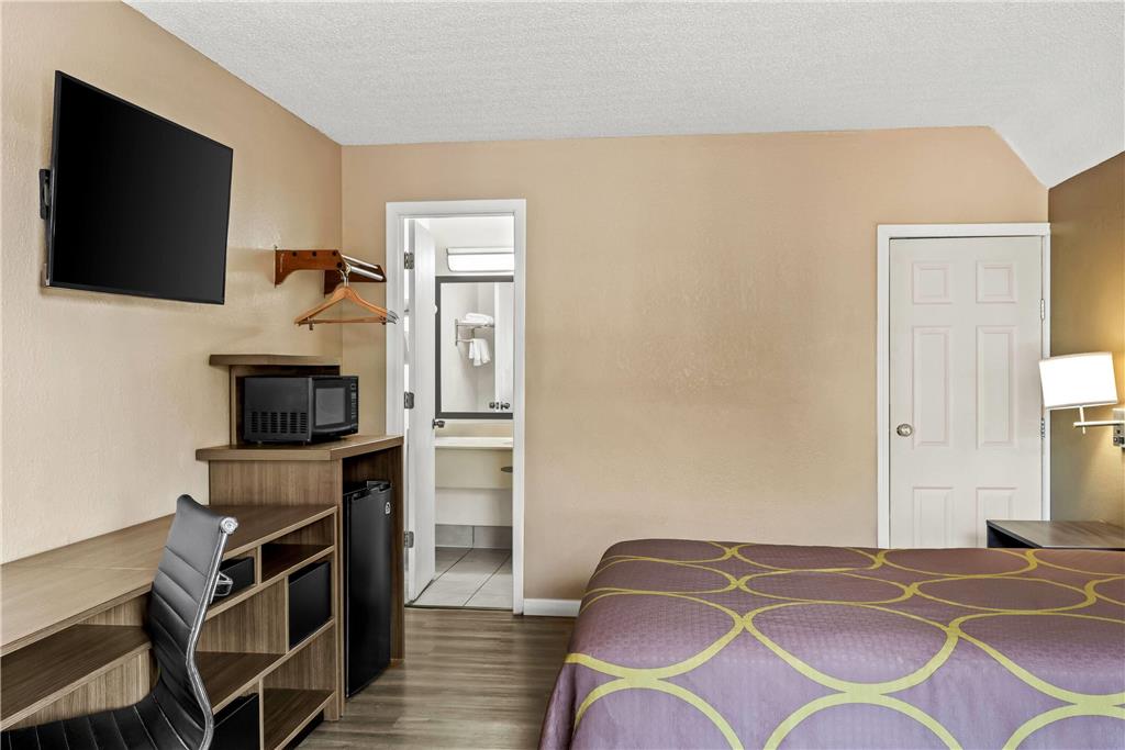 Super 8 by Wyndham Brownsburg - photo 22