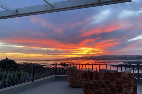 Onrus Sunset Beach House — 4-Star Luxury Hotel in Hermanus, South Africa
