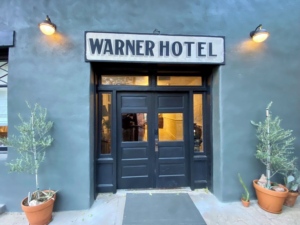 Warner Hotel - carbon neutral hotel in Bisbee