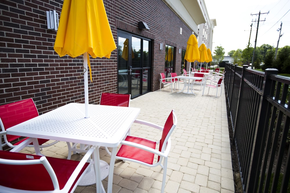 Hampton Inn Blue Ash Cincinnati - photo 56