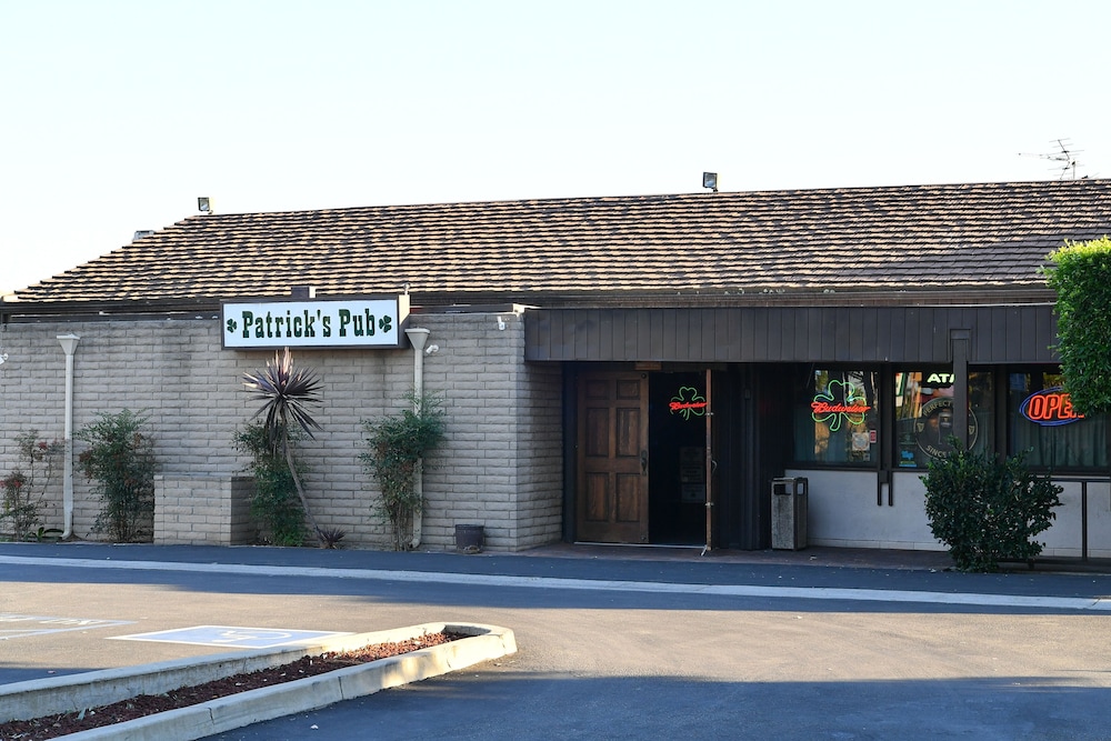Costa Mesa Inn - photo 4