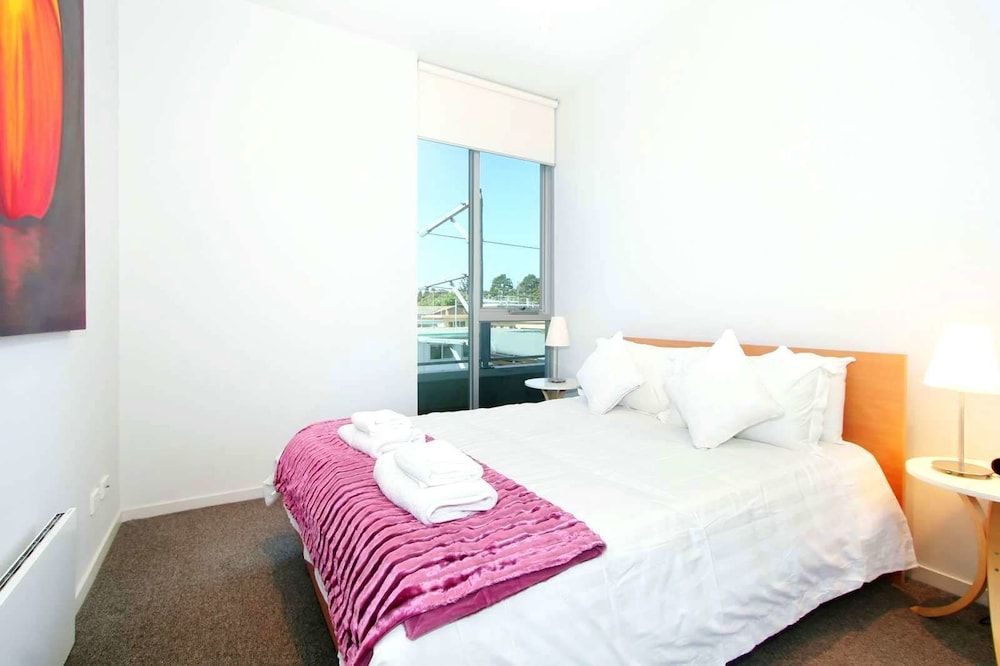Penthouse St Kilda Style — 4-Star Luxury Hotel in Saint Kilda, Australia