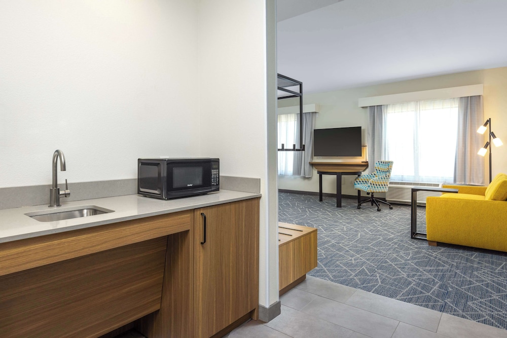 Hampton Inn & Suites by Hilton Cottonwood - photo 15