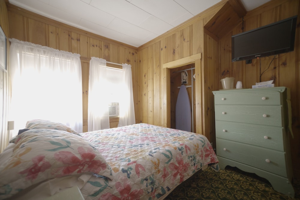 Betty Doon Hotel - photo 20