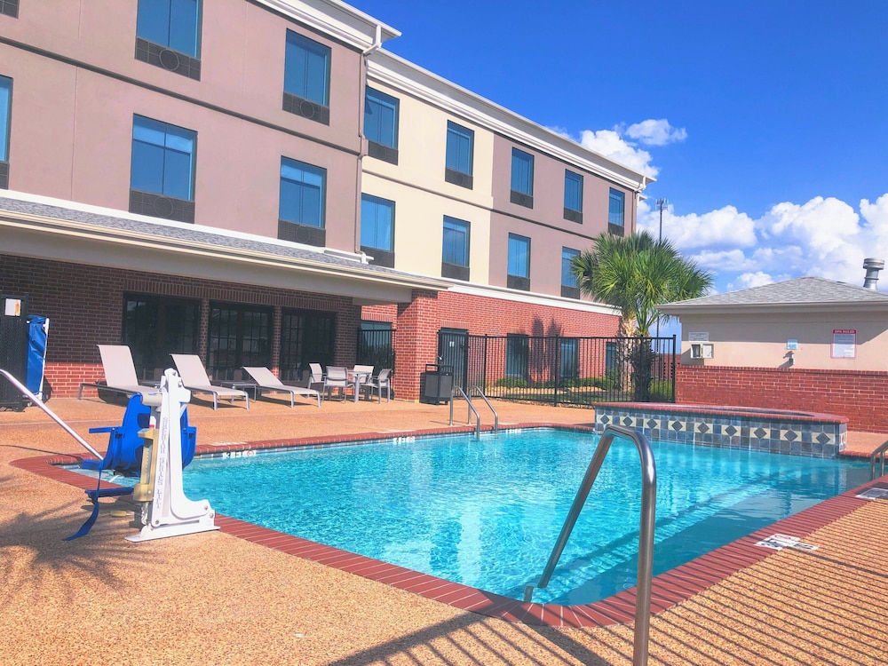 Holiday Inn Express & Suites Hearne by IHG - photo 10