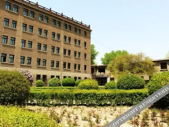 Xining Small Bridge Hotel - carbon neutral hotel in Xining