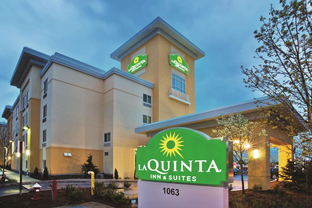 La Quinta Inn & Suites by Wyndham Bellingham - photo 2