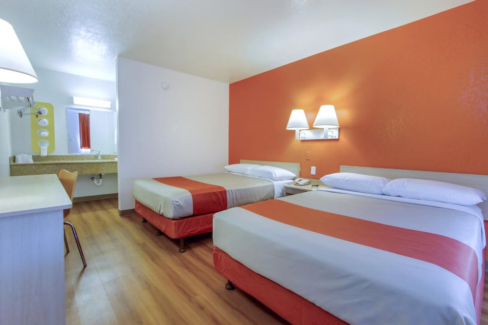 Phoenix Inn - photo 18