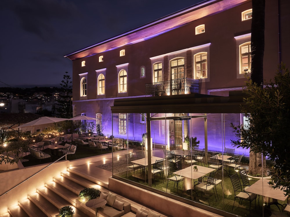 Domus Blanc Boutique Hotel Member of Domus Elegance Collection — 5-Star Luxury Hotel in Chania, Greece