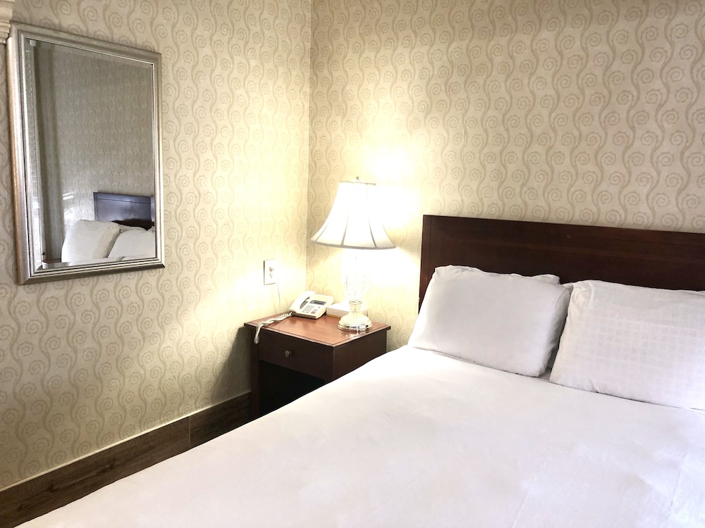 Windsor Inn Hotel - photo 14