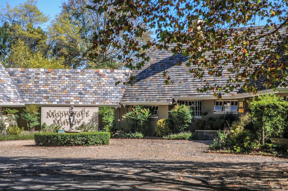 Moorcroft Manor Boutique Country Hotel in Himeville, South Africa