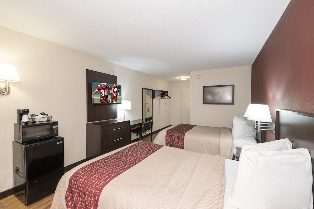 Red Roof Inn Toledo Maumee - photo 13