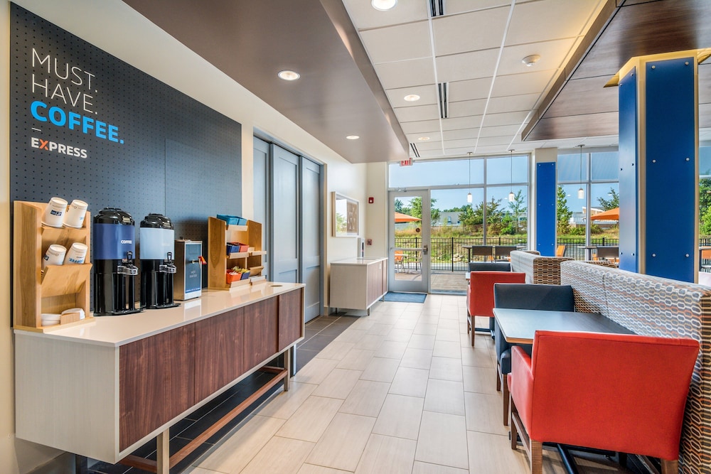 Holiday Inn Express and Suites Asheboro by IHG - photo 49
