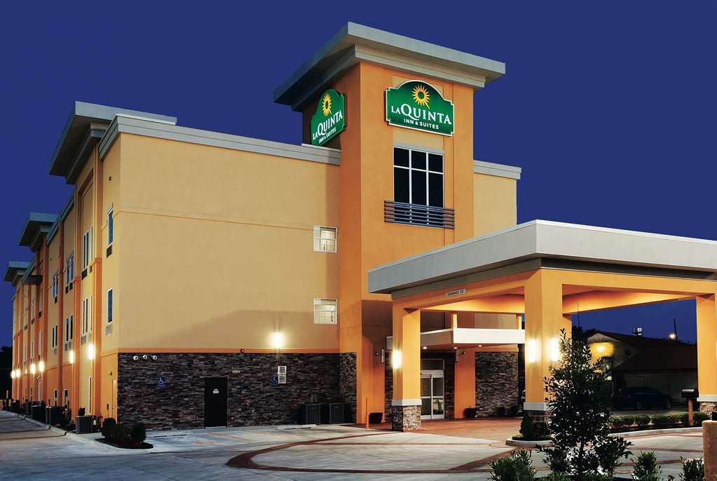 La Quinta Inn & Suites by Wyndham Claremore - featured photo