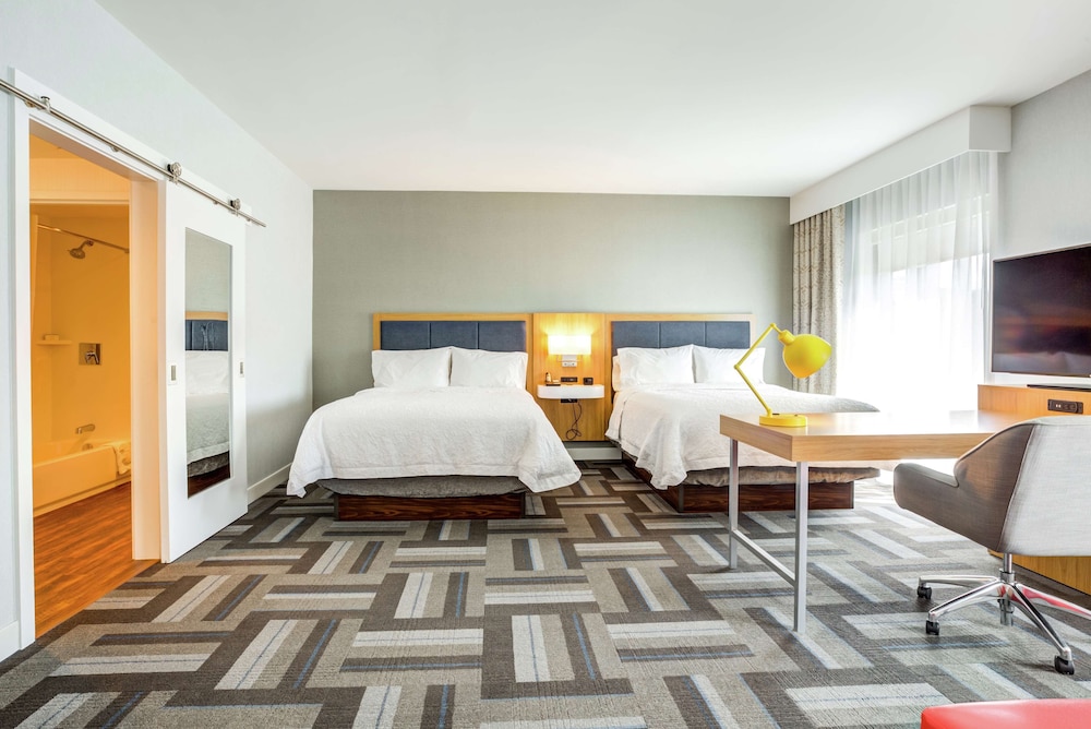 Hampton Inn & Suites Boston Waltham - photo 12