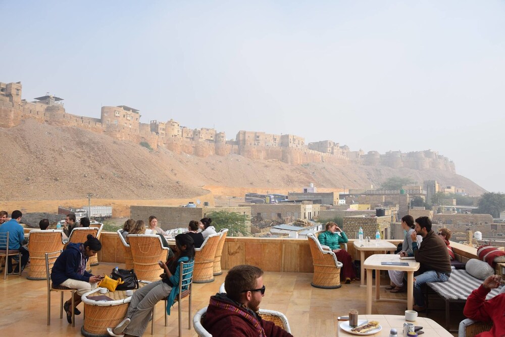 Hotel Abu Safari in Jaisalmer, India