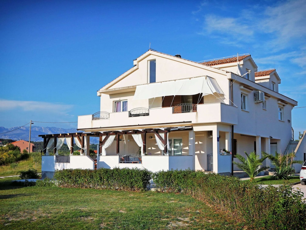 Apartment in Ljubac with Barbecue — 4-Star Luxury Hotel in Razanac, Croatia