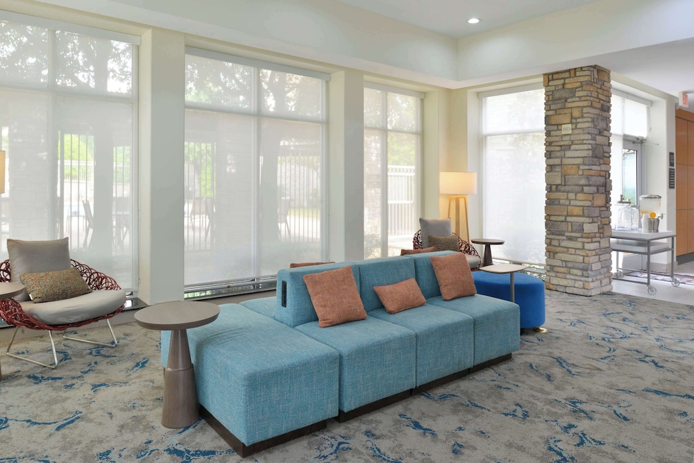 Hilton Garden Inn Denton - photo 2